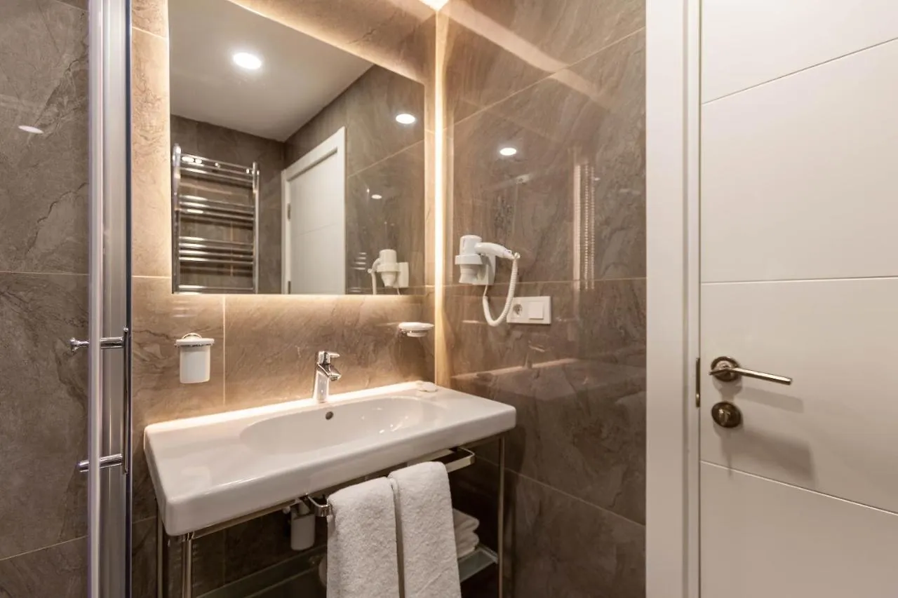 Lilium Luxury Suites Стамбул Отель